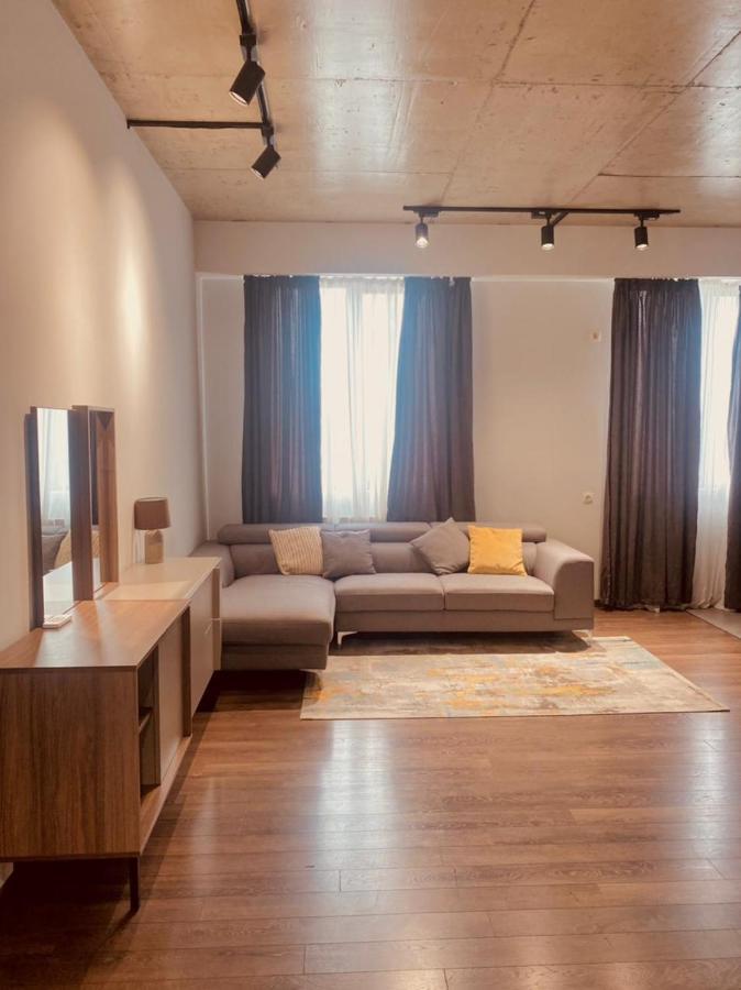 Apartment Sixteen Tbilisi Bagian luar foto