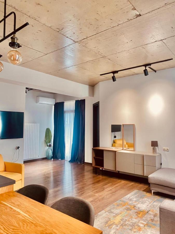 Apartment Sixteen Tbilisi Bagian luar foto