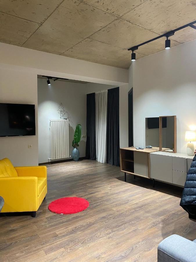 Apartment Sixteen Tbilisi Bagian luar foto