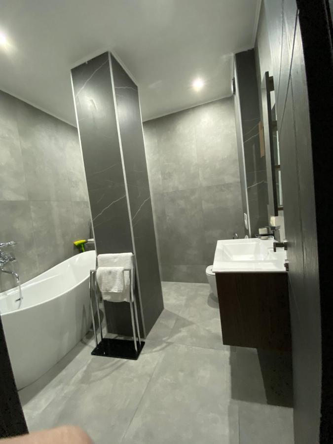 Apartment Sixteen Tbilisi Bagian luar foto