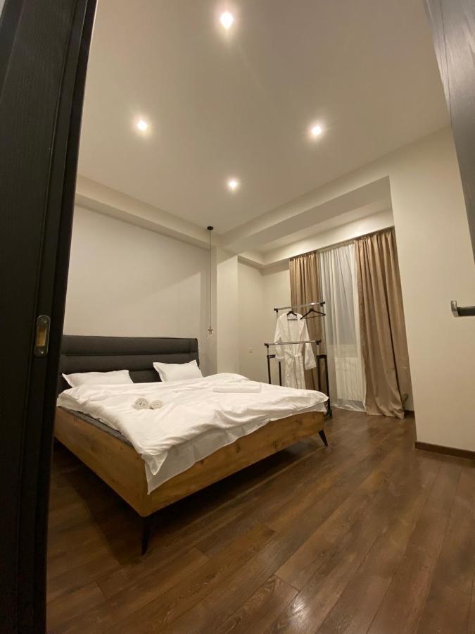 Apartment Sixteen Tbilisi Bagian luar foto