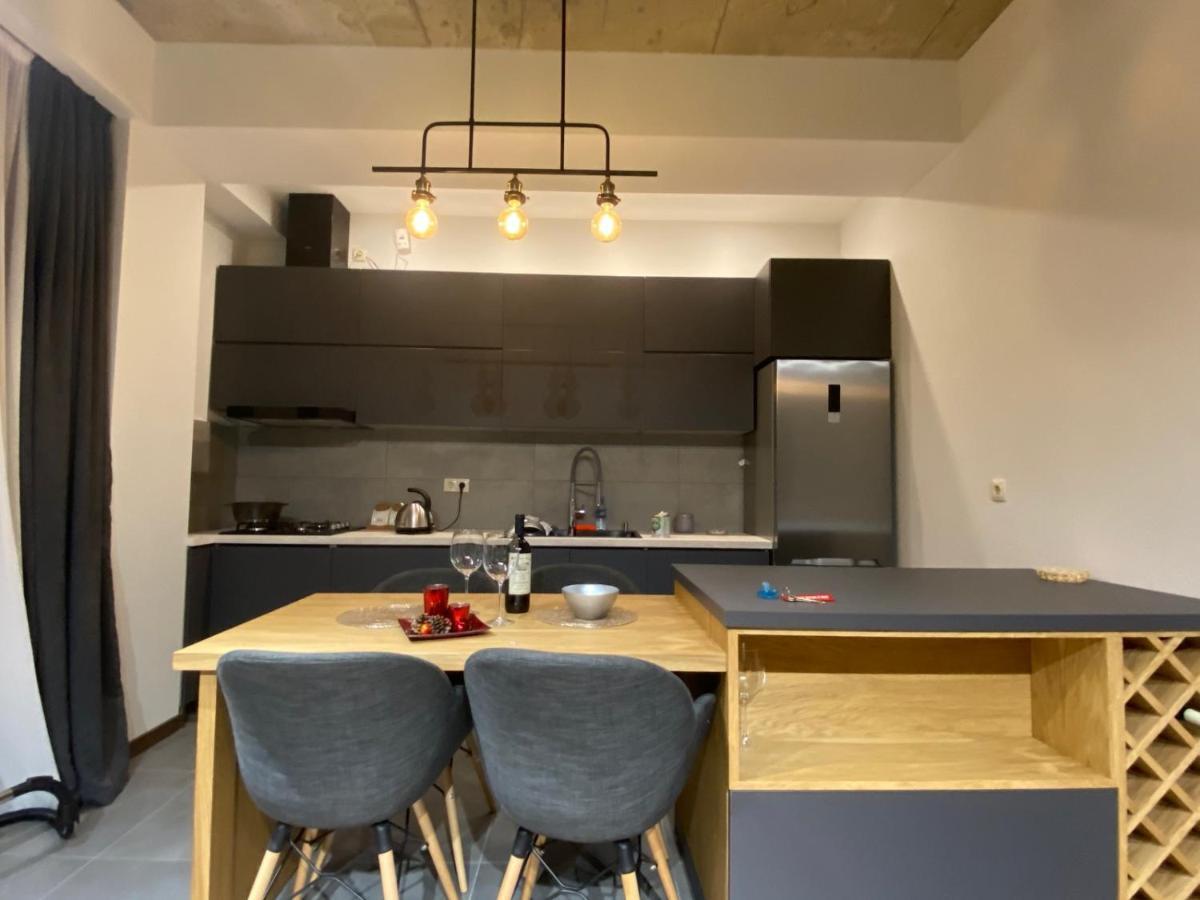 Apartment Sixteen Tbilisi Bagian luar foto