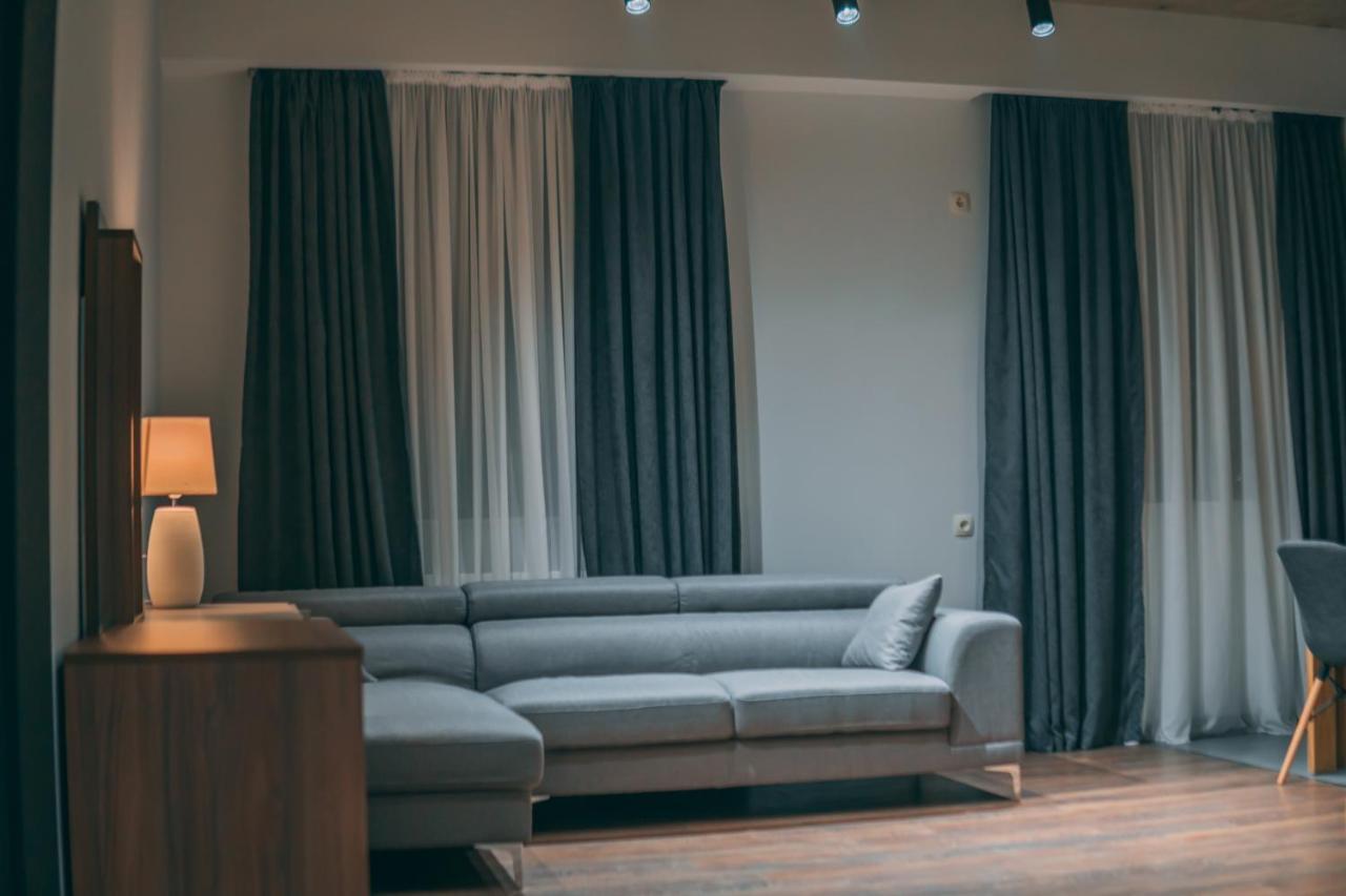 Apartment Sixteen Tbilisi Bagian luar foto