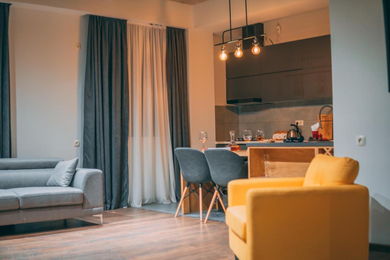 Apartment Sixteen Tbilisi Bagian luar foto