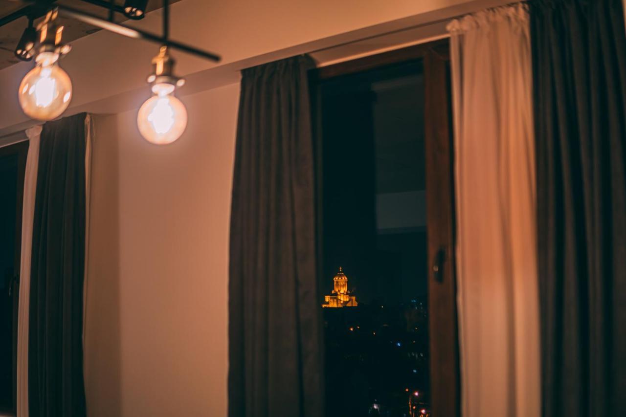 Apartment Sixteen Tbilisi Bagian luar foto