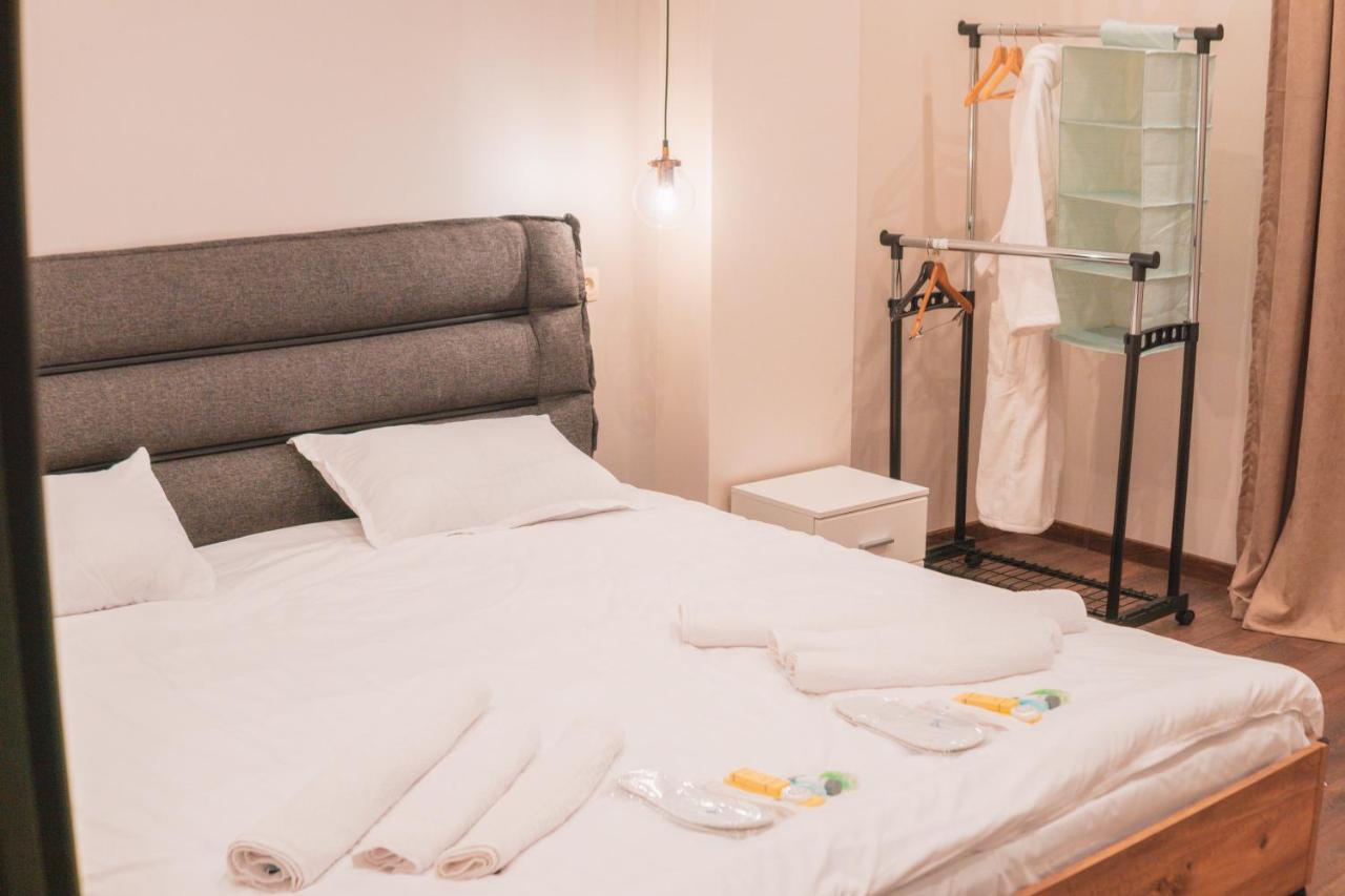 Apartment Sixteen Tbilisi Bagian luar foto