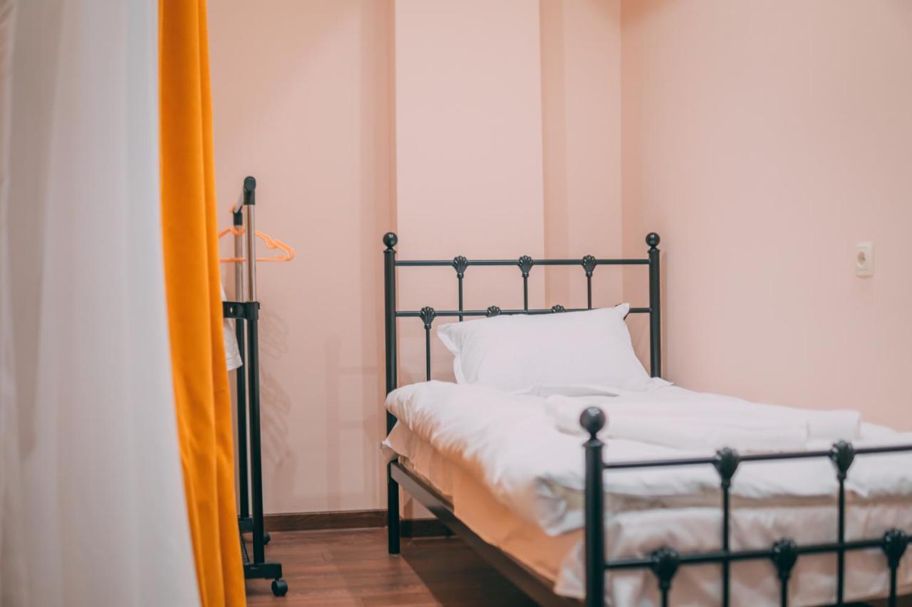 Apartment Sixteen Tbilisi Bagian luar foto