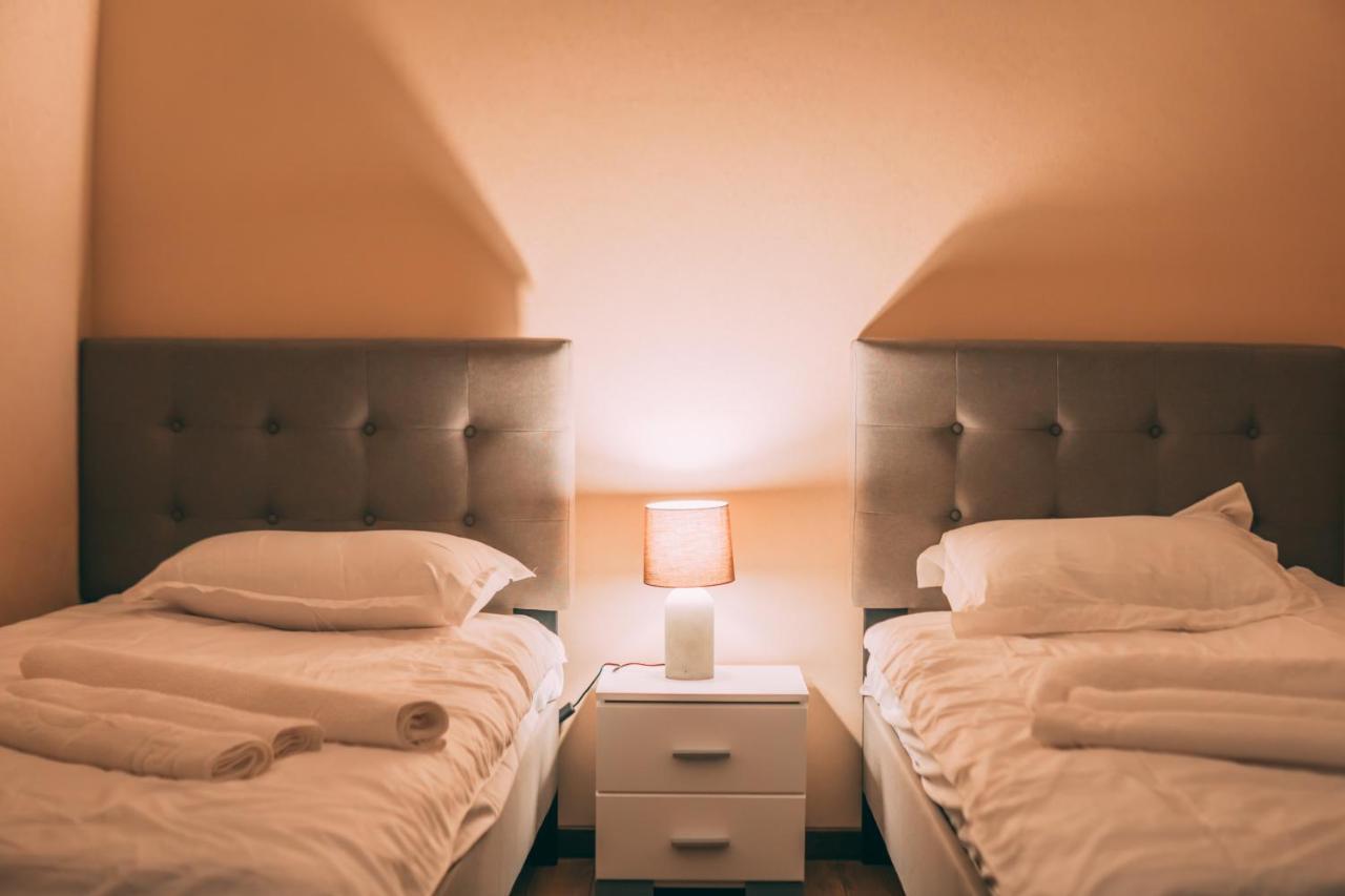 Apartment Sixteen Tbilisi Bagian luar foto
