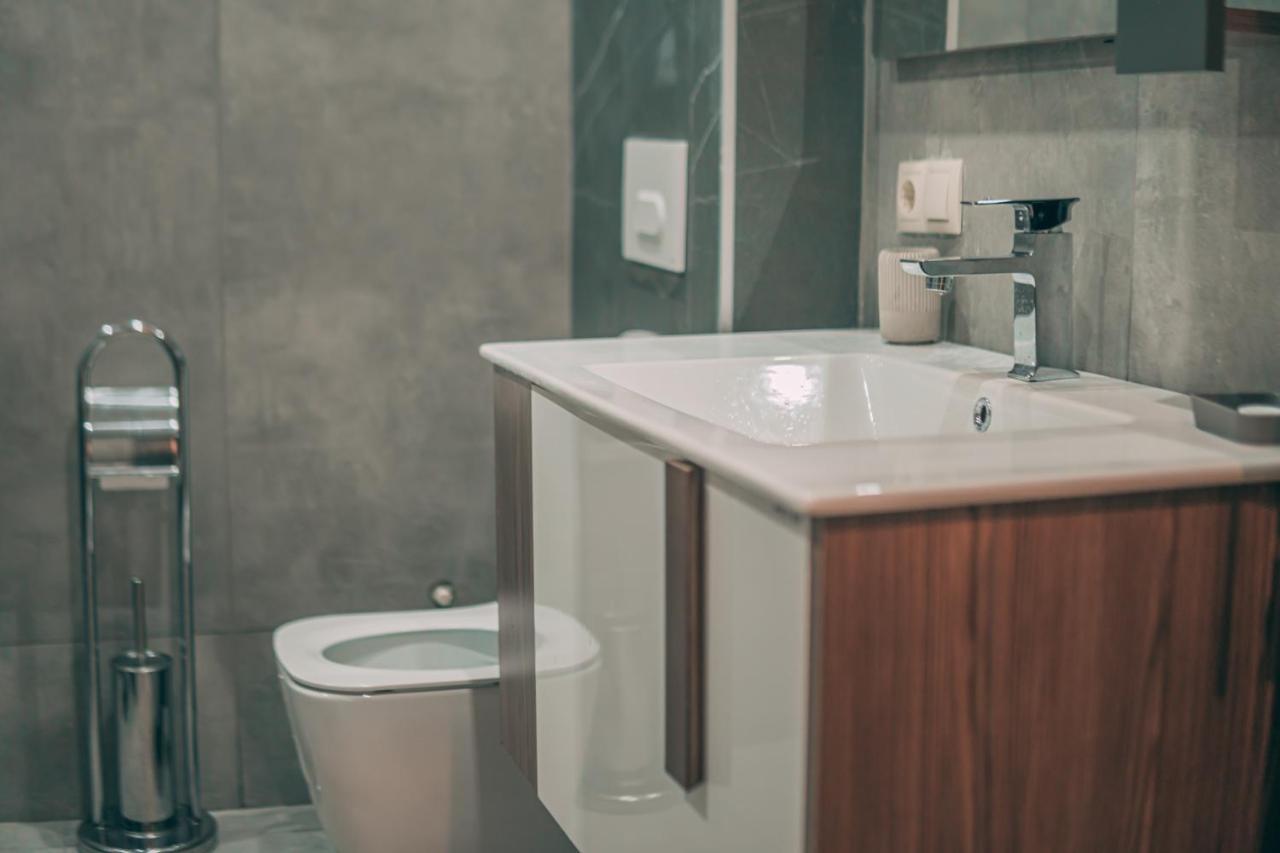 Apartment Sixteen Tbilisi Bagian luar foto