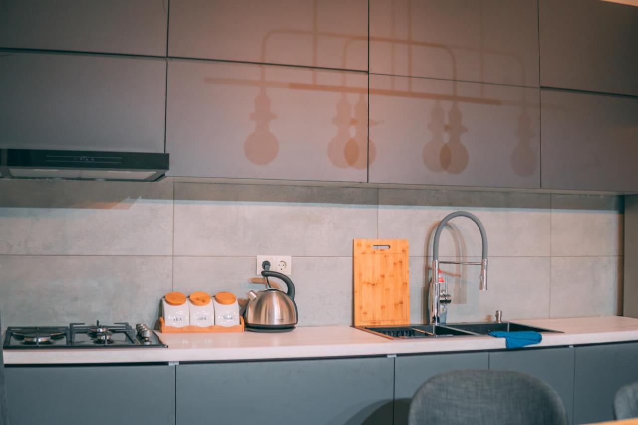 Apartment Sixteen Tbilisi Bagian luar foto